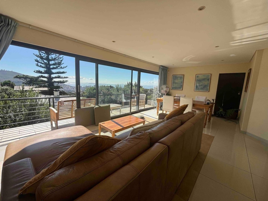 To Let 4 Bedroom Property for Rent in Oranjezicht Western Cape